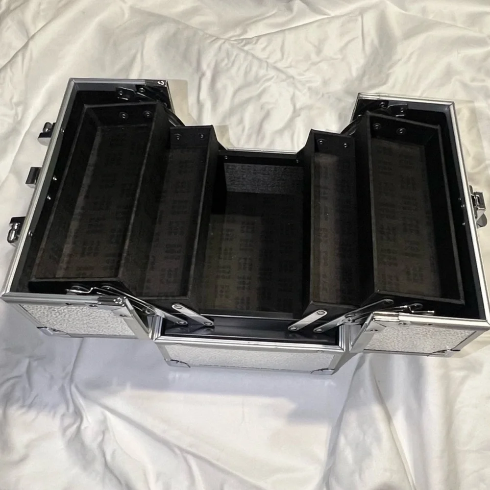 Sliver Caboodle - Makeup box with Lock and Keys